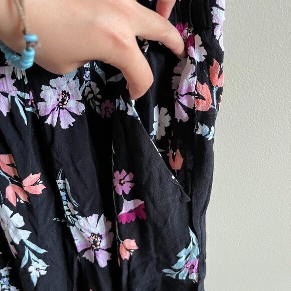 LOFT ANN TAYLOR FAUX WRAP BLACK SLEEVELESS JUMPSUIT FLORAL‎ PRINT WOMENS SIZE S - Picture 4 of 7